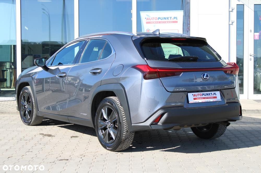 Lexus UX - 3