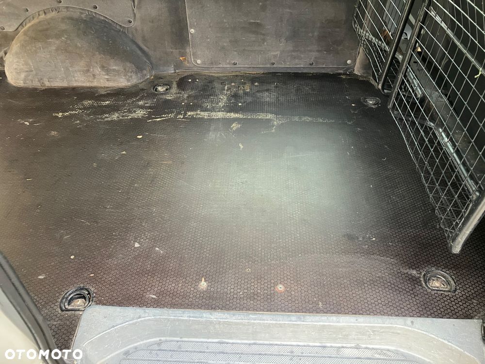 Mercedes-Benz Vito - 15