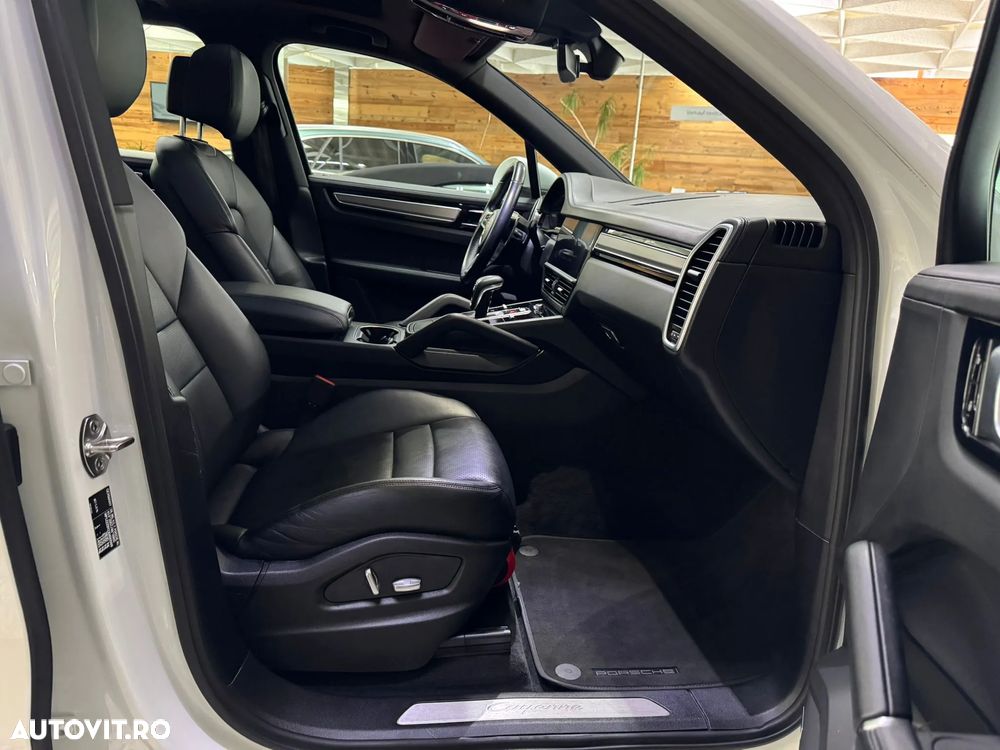 Porsche Cayenne Standard - 12