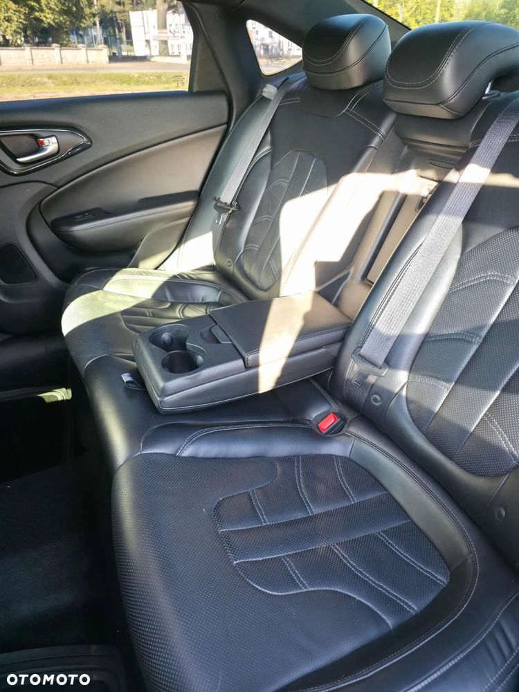 Chrysler 200 - 13