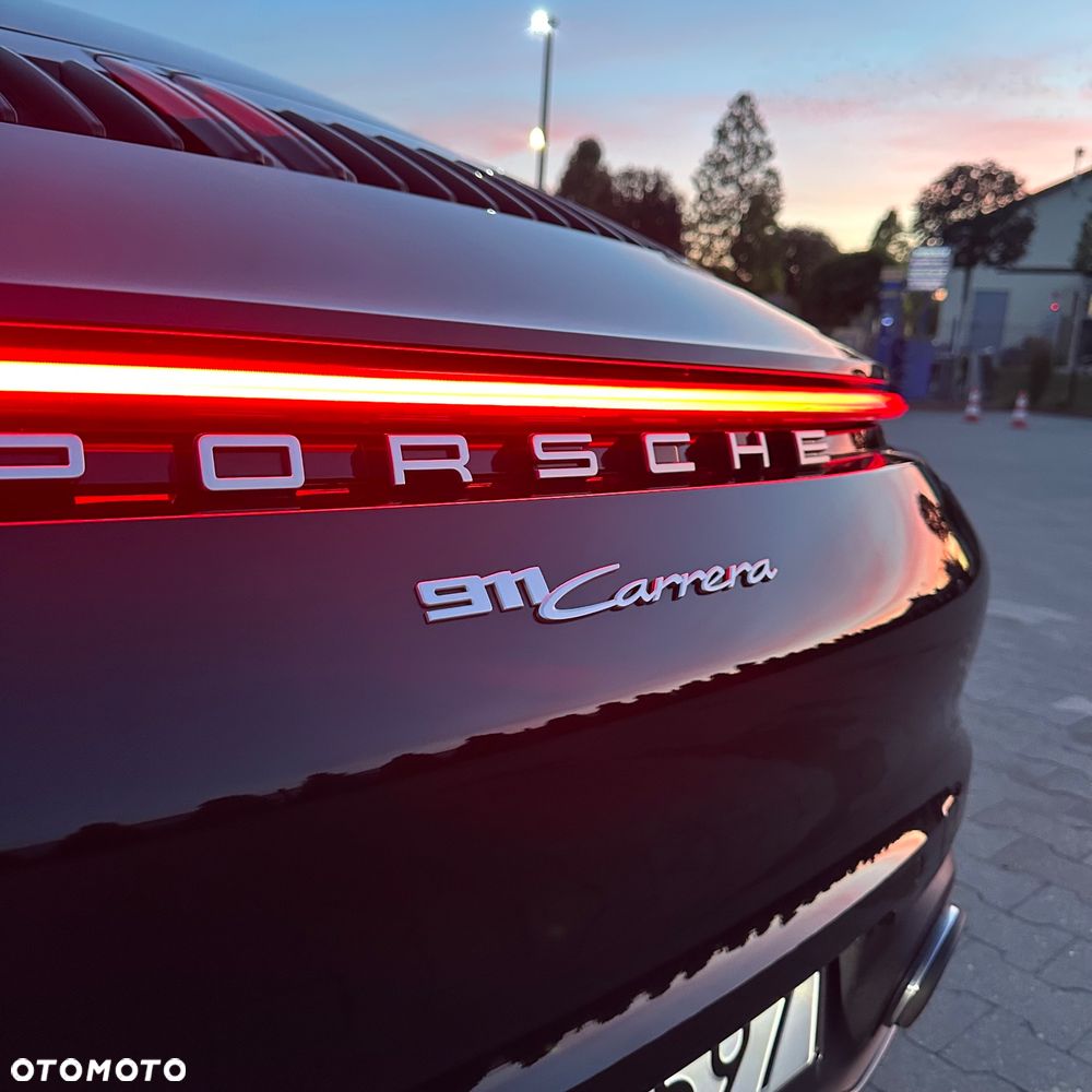Porsche 911 Carrera - 8