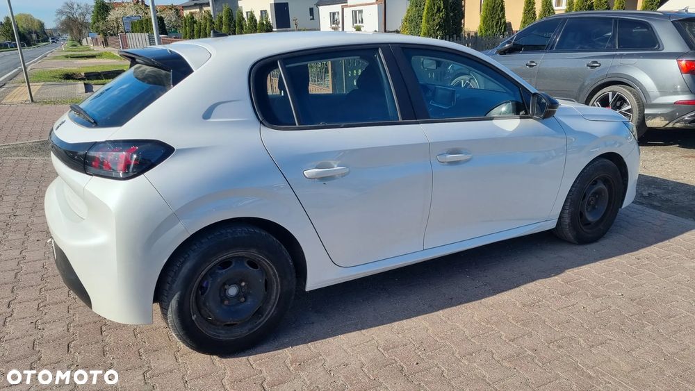 Peugeot 208 - 4