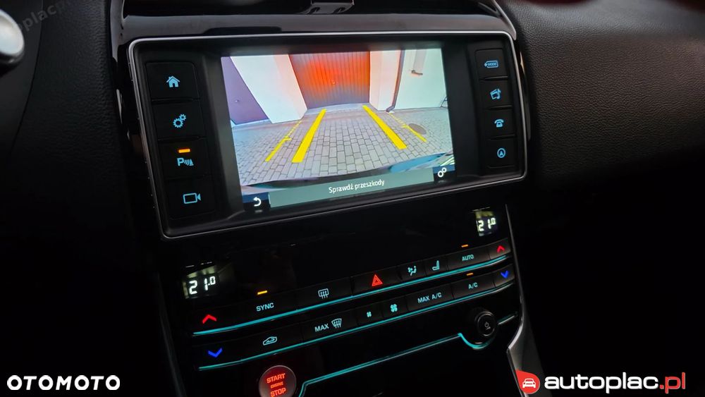 Jaguar XE 2.0 T R-Sport - 14