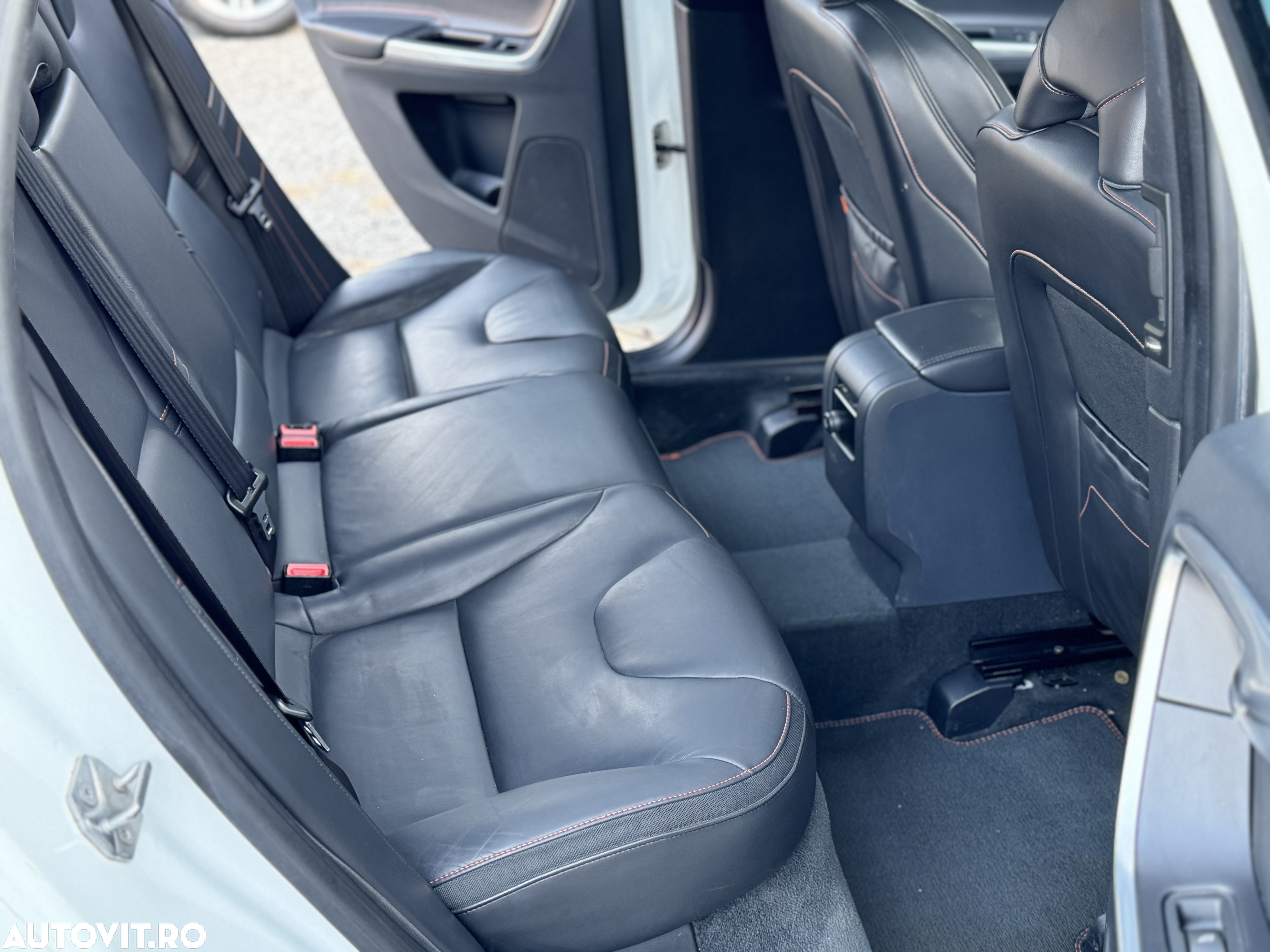 Volvo XC 60 D4 AWD Geartronic Summum - 20