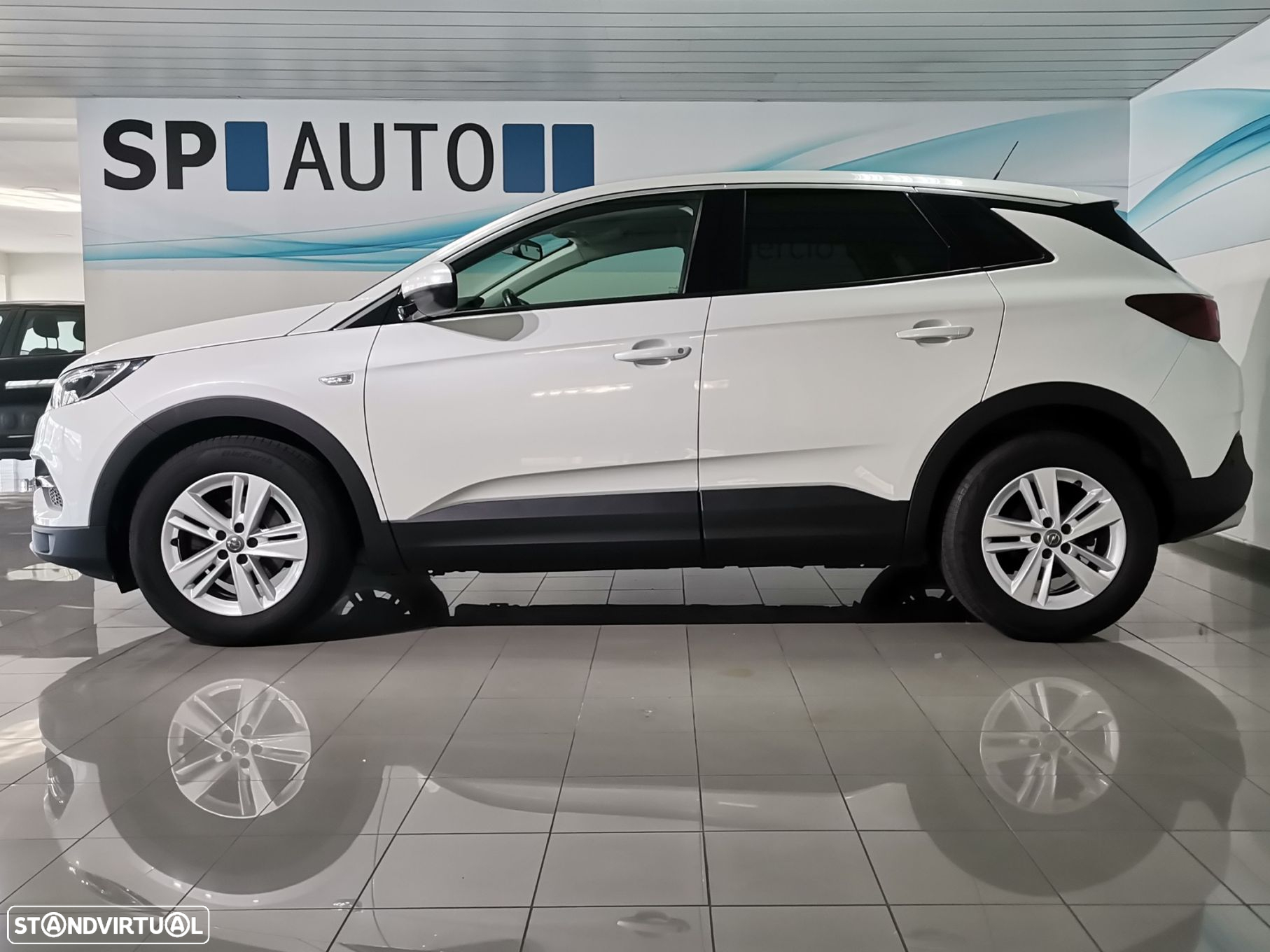 Opel Grandland X 1.2 T GS Line - 4