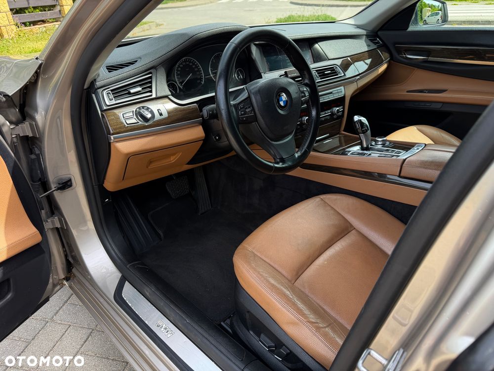 BMW Seria 7 740d xDrive - 5