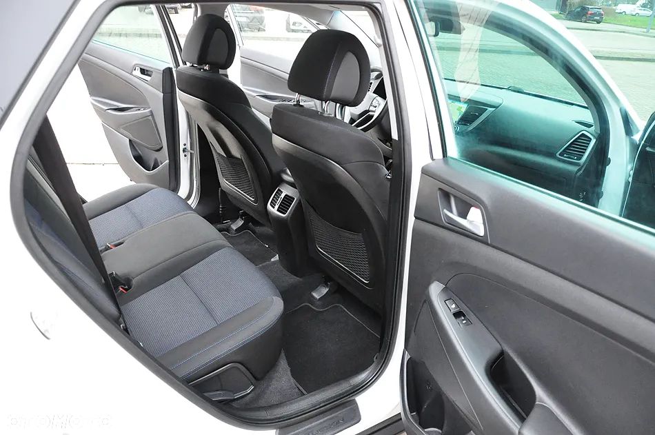 Hyundai Tucson blue 1.7 CRDi 2WD DCT Premium - 32