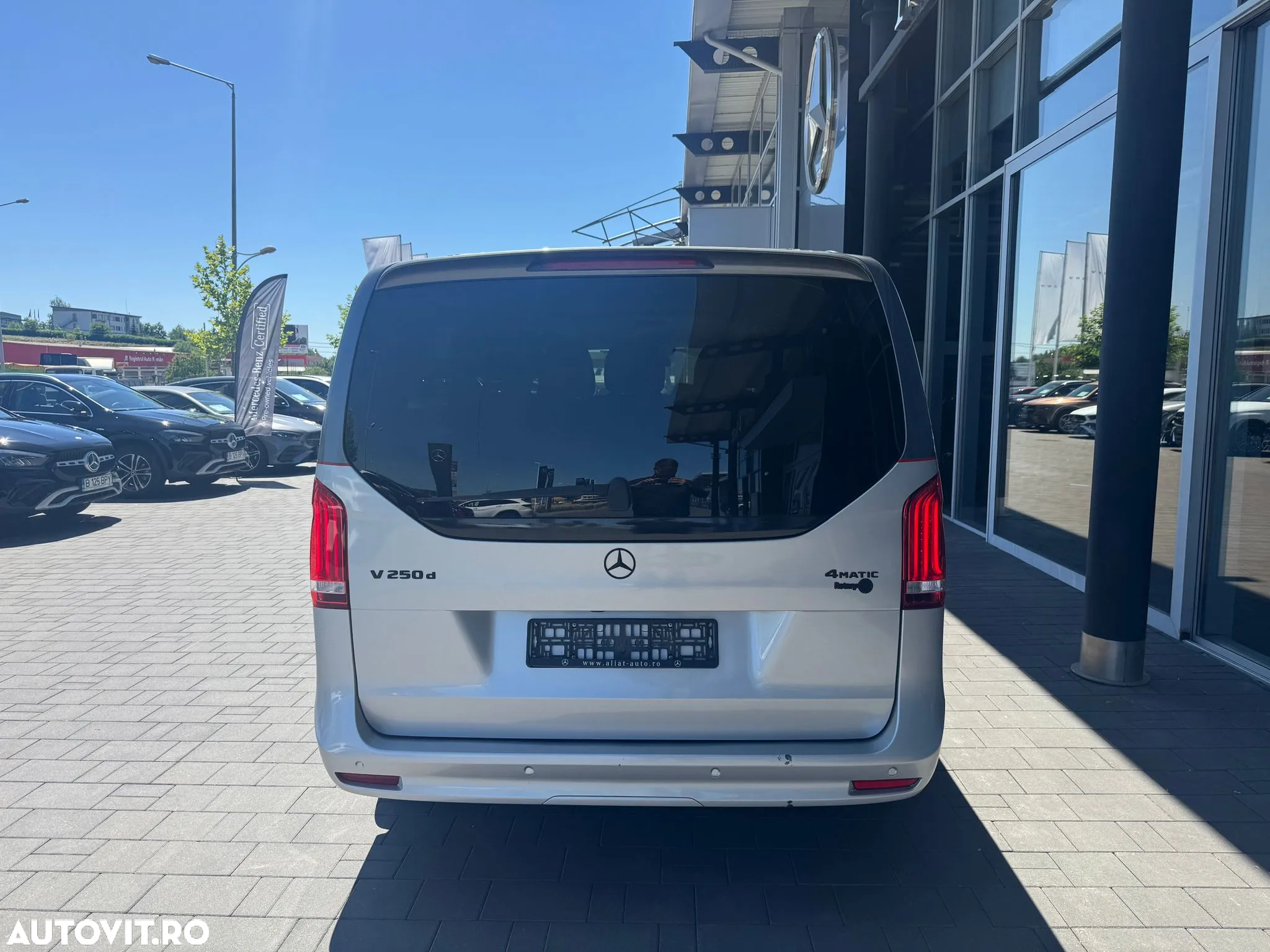 Mercedes-Benz V 250 d Combi Extra-lung 190 CP AWD 9AT AVANTGARDE - 5
