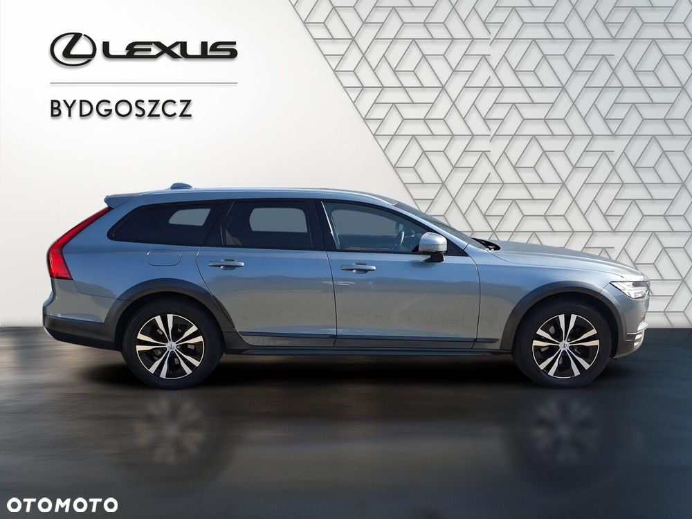 Volvo V90 Cross Country - 9