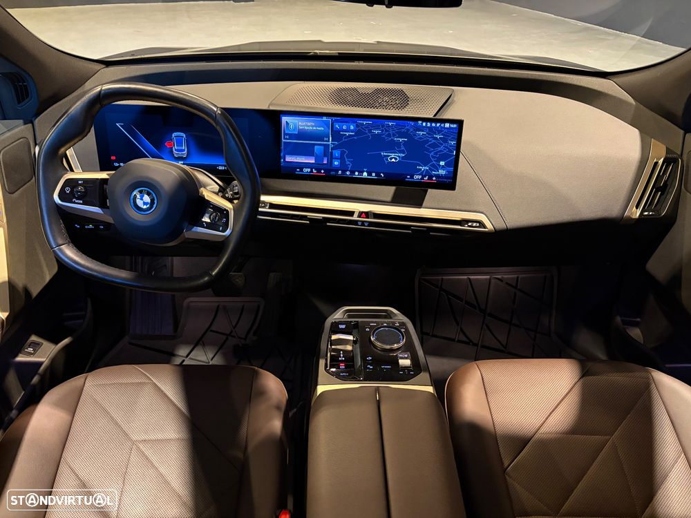 BMW iX xDrive40 - 9