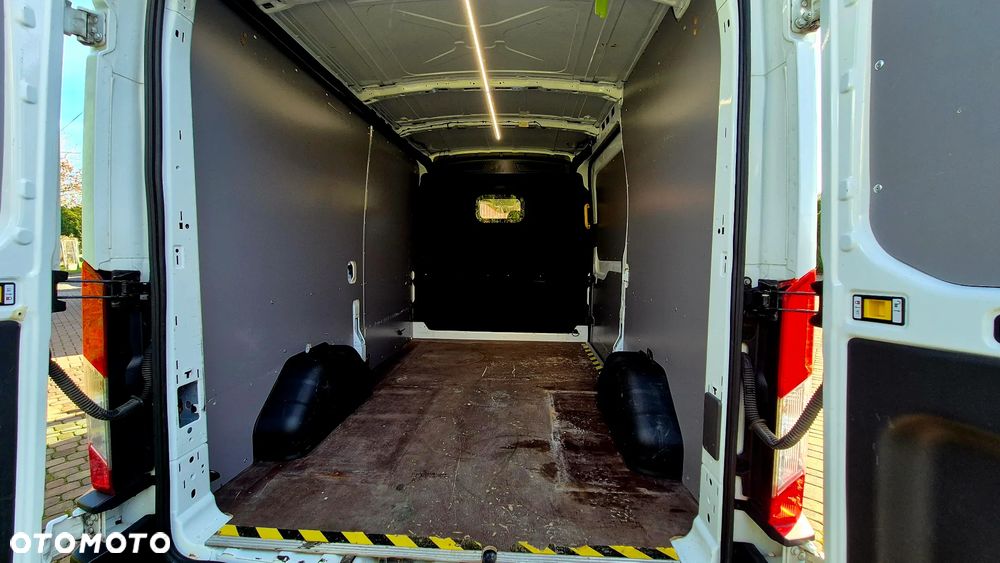 Ford Transit - 11