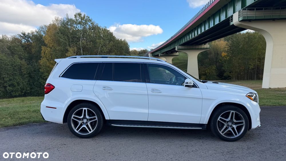 Mercedes-Benz GLS - 32