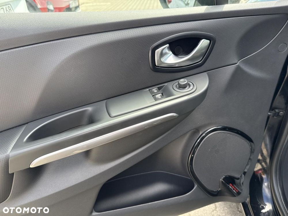 Renault Clio - 10