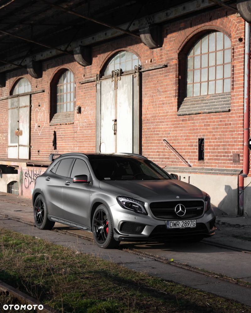 Mercedes-Benz GLA - 2