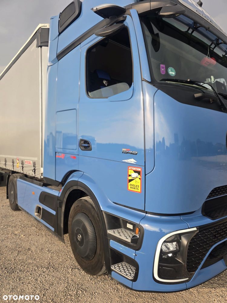 Mercedes-Benz ACTROS - 2