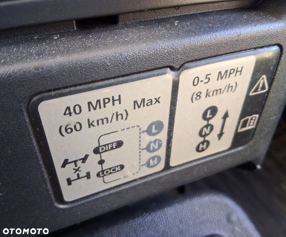 Land Rover Defender 90 Hard Top E - 16
