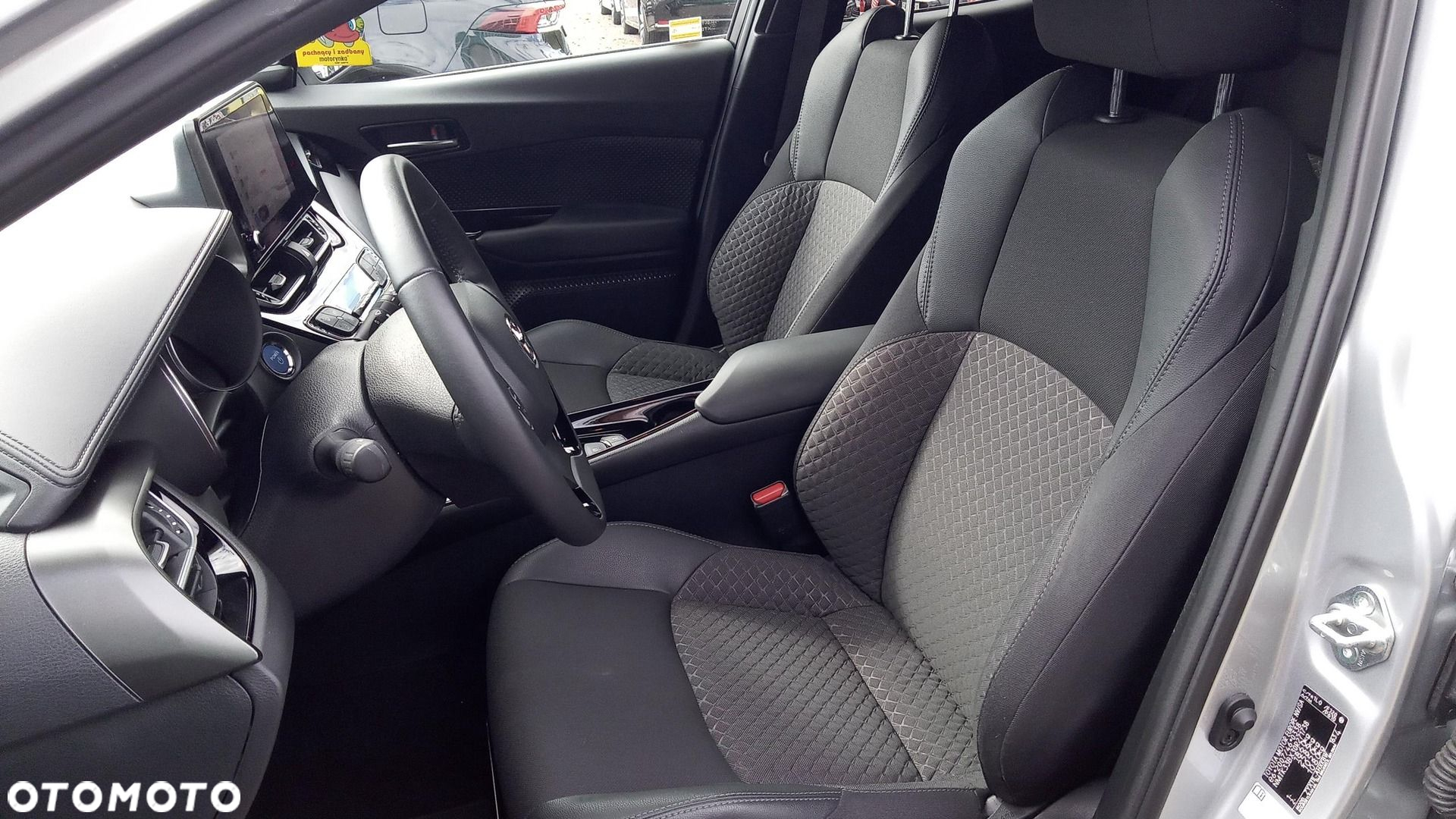 Toyota C-HR - 14
