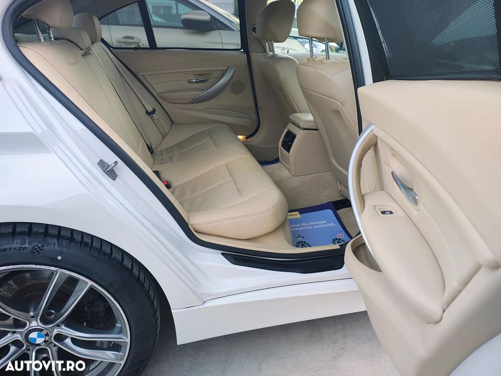 BMW Seria 3 320i Efficient Dynamics Edition Luxury Line - 13