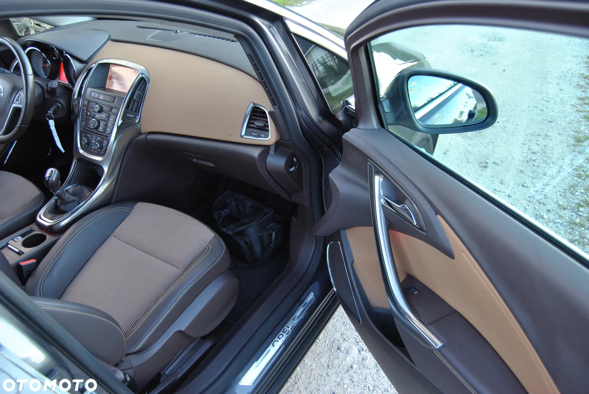 Opel Astra IV 1.4 T Cosmo - 9