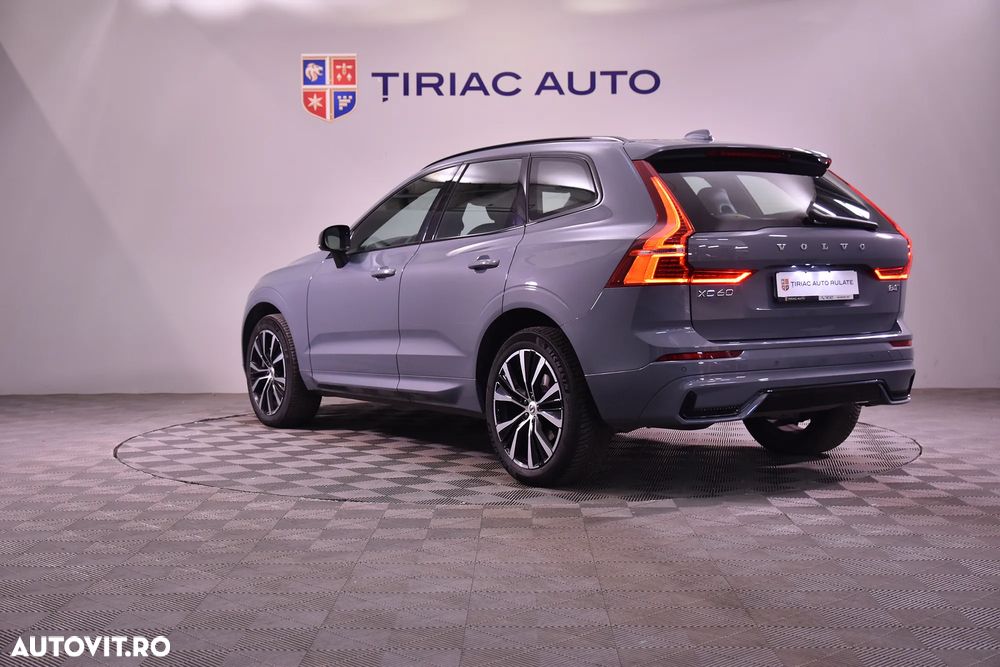 Volvo XC 60 B4 MHEV AT8 FWD Momentum - 3