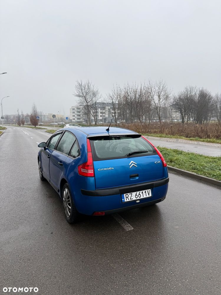 Citroën C4 1.4 16V X - 4