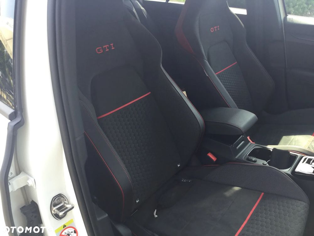 Volkswagen Golf - 29