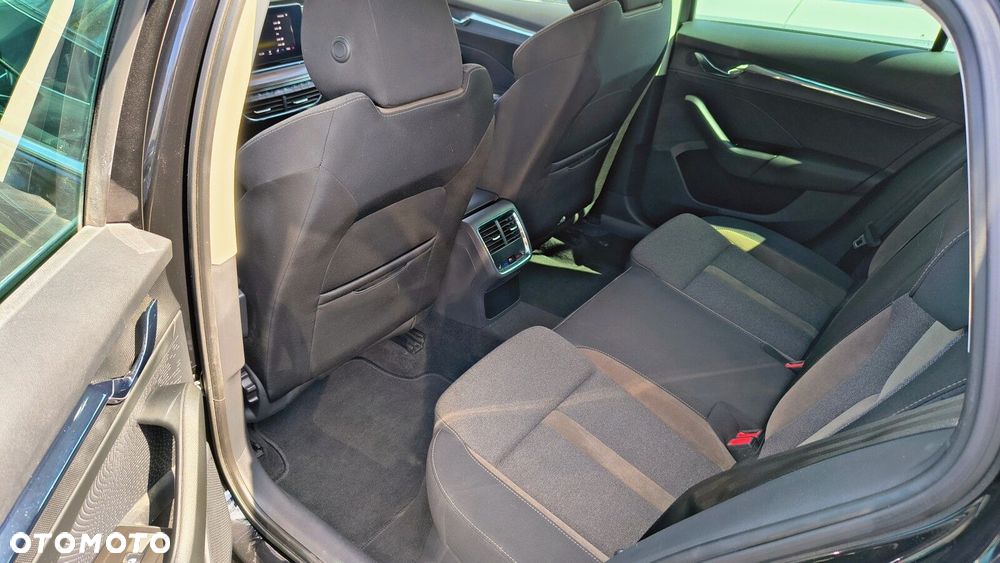 Skoda Octavia 2.0 TDI 4x4 Scout DSG - 11