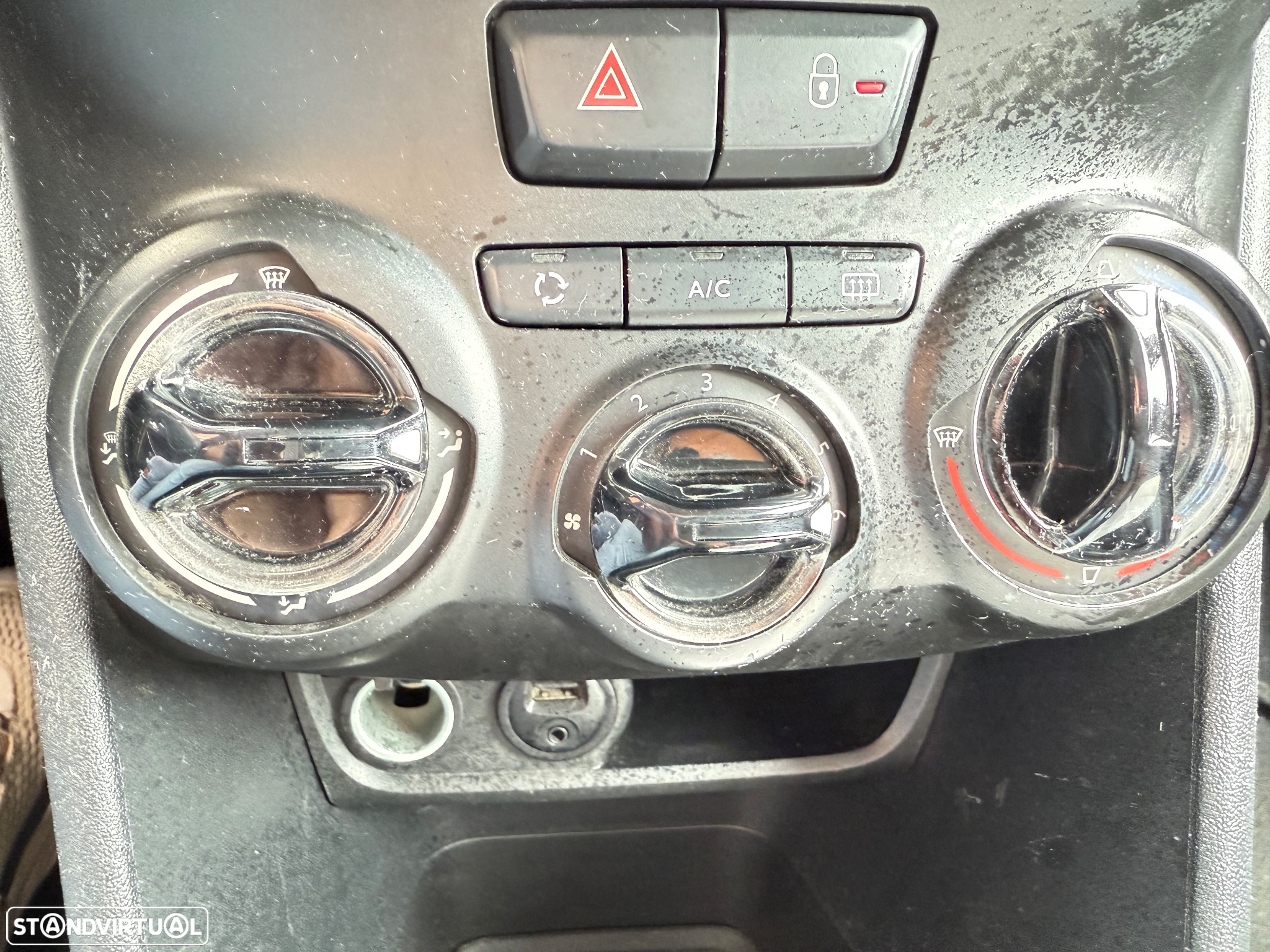 Peugeot 208 1.4 HDi Access - 15