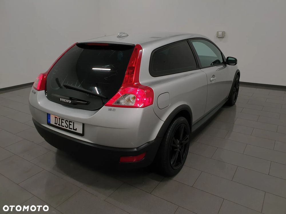 Volvo C30 D2 Momentum - 34