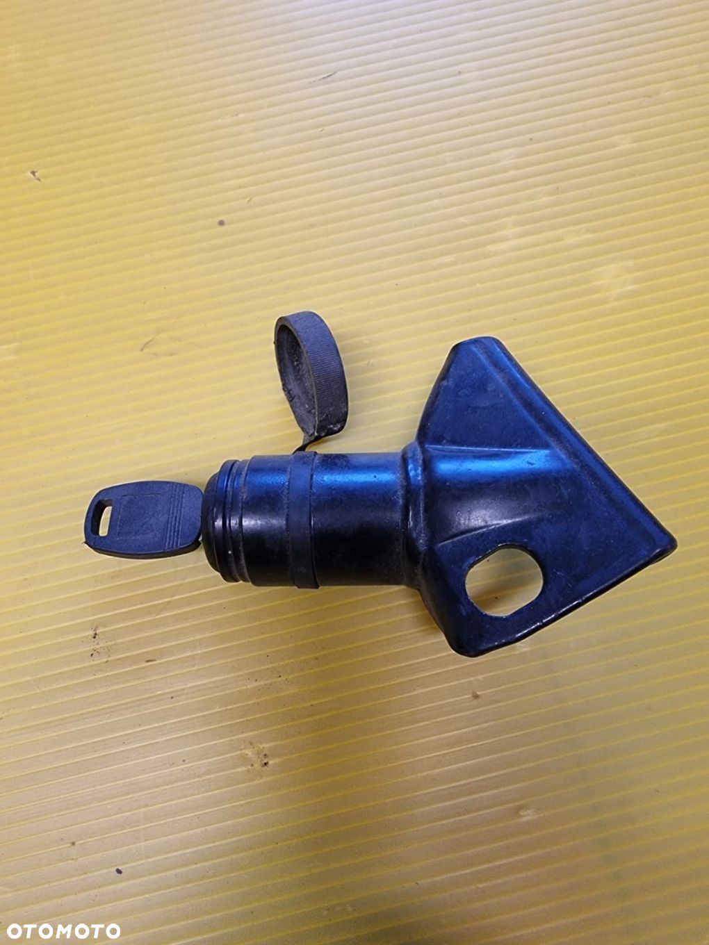 Blokada kabiny Maxity Cabstar 07-22r - 1