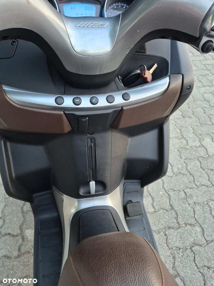 Piaggio MP-3 - 6