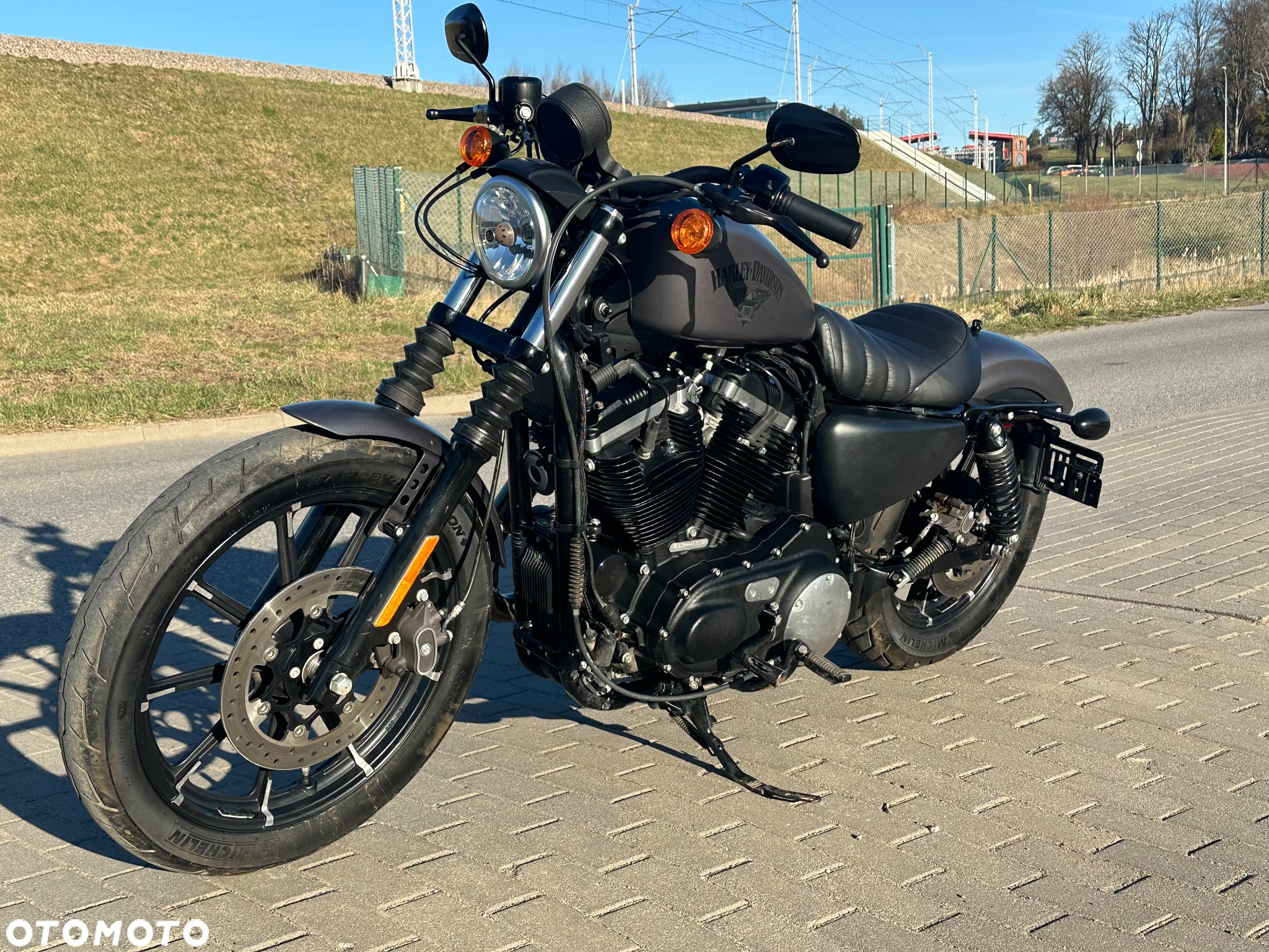 Harley-Davidson Sportster Iron 883 - 6