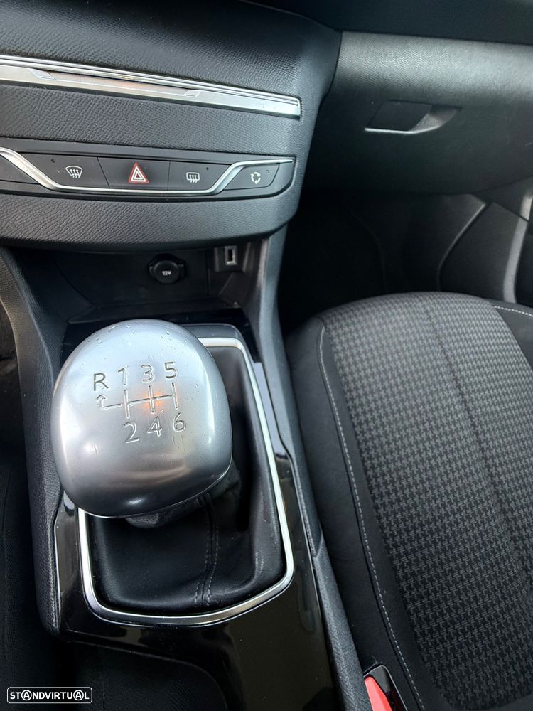 Peugeot 308 BlueHDi 130 Black Edition - 26