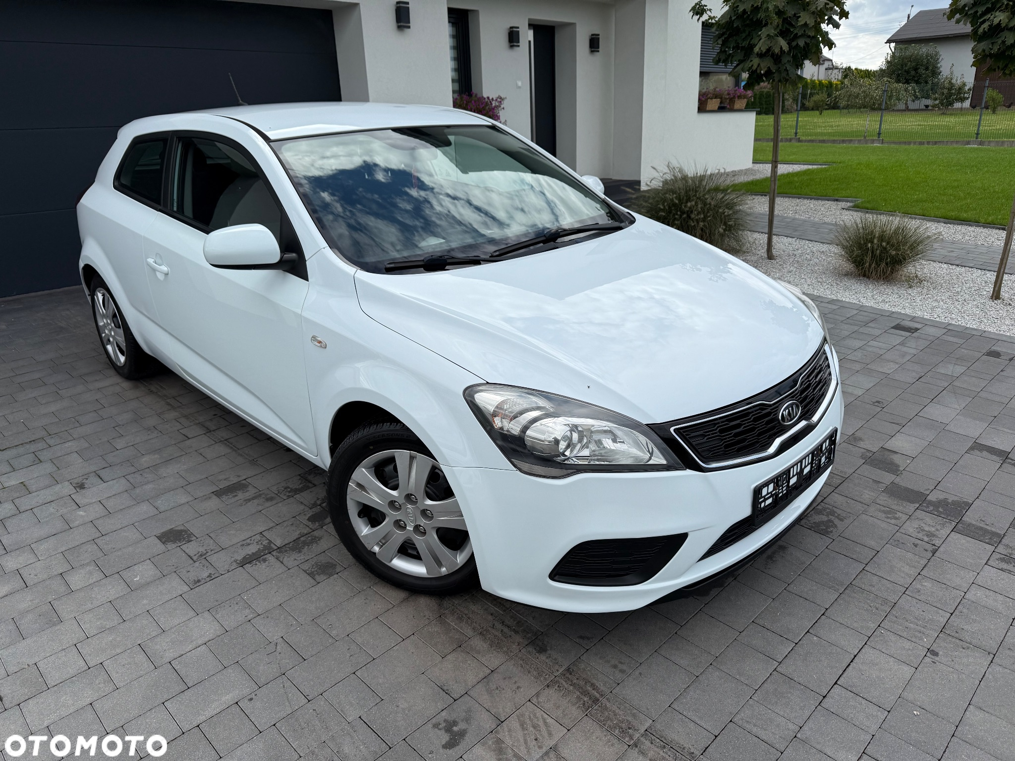 Kia ProCeed - 10