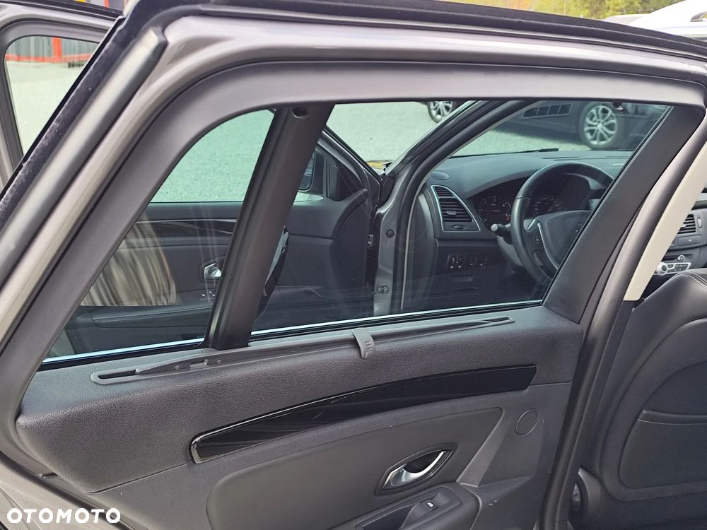 Renault Laguna dCi 150 FAP Start-Stop Bose Edition - 22