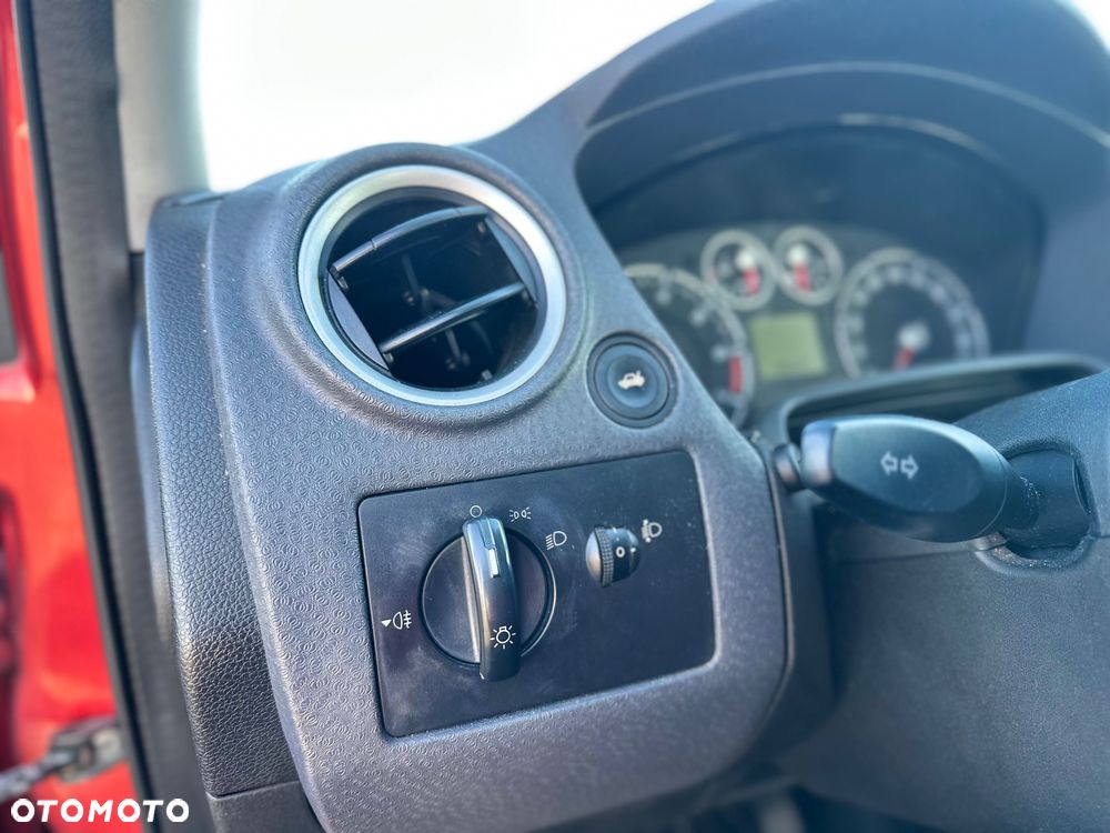 Ford Fusion 1.4 Ambiente - 16