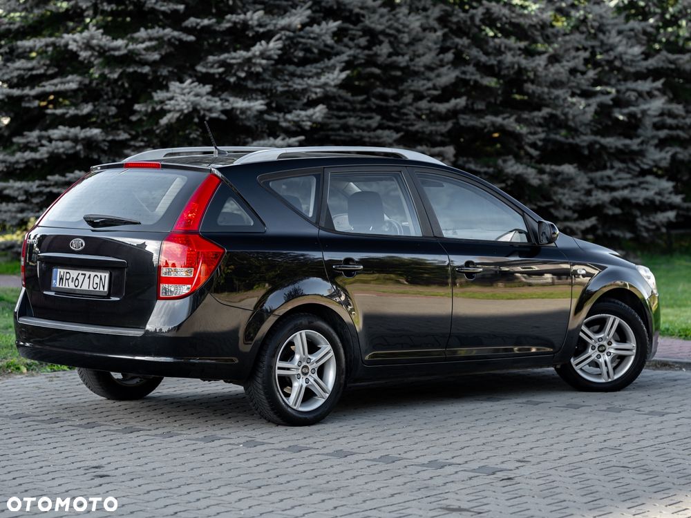 Kia Ceed - 15