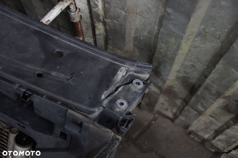 PAS PRZEDNI CHŁODNICE VOLKSWAGEN CADDY III 1.6 TDI FV23 - 10