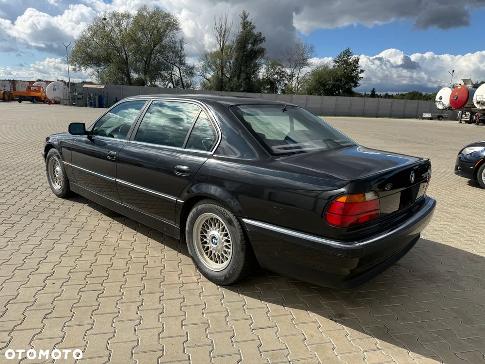 BMW Seria 7 - 2
