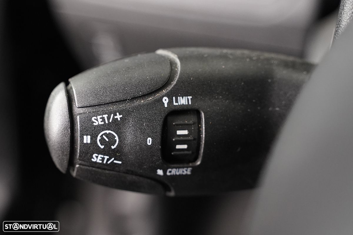 Peugeot 2008 1.2 PureTech Allure - 18