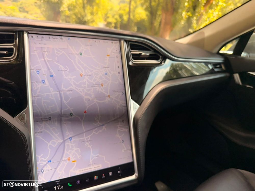 Tesla Model S - 16