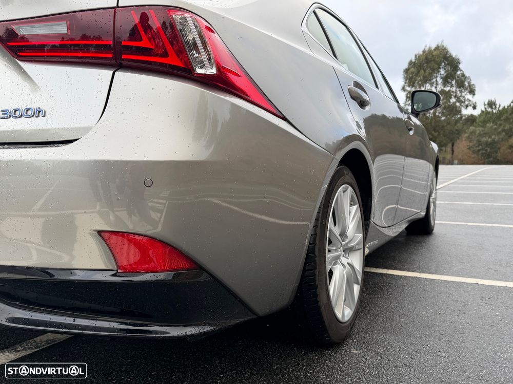Lexus IS 300H Pack Executive+ - 19