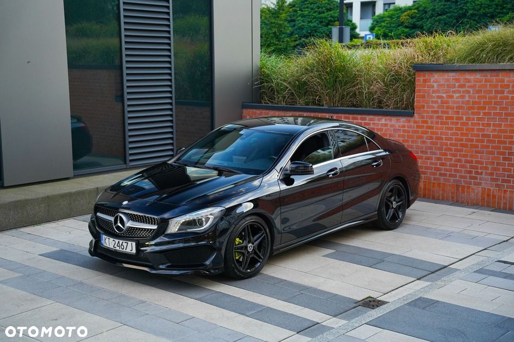 Mercedes-Benz CLA 200 7G-DCT AMG Line - 35