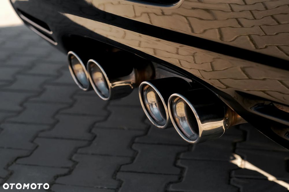 Chevrolet Corvette - 10