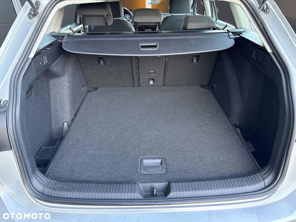 Volkswagen Golf - 17