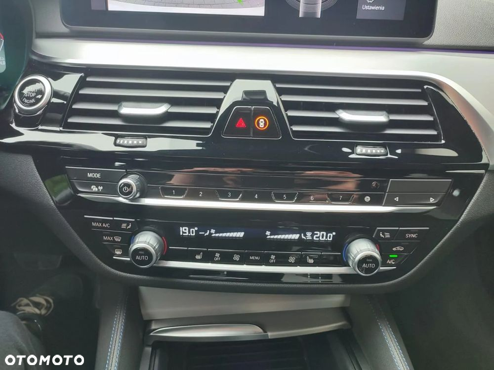 BMW Seria 5 520d Efficient Dynamics M Sport sport - 12