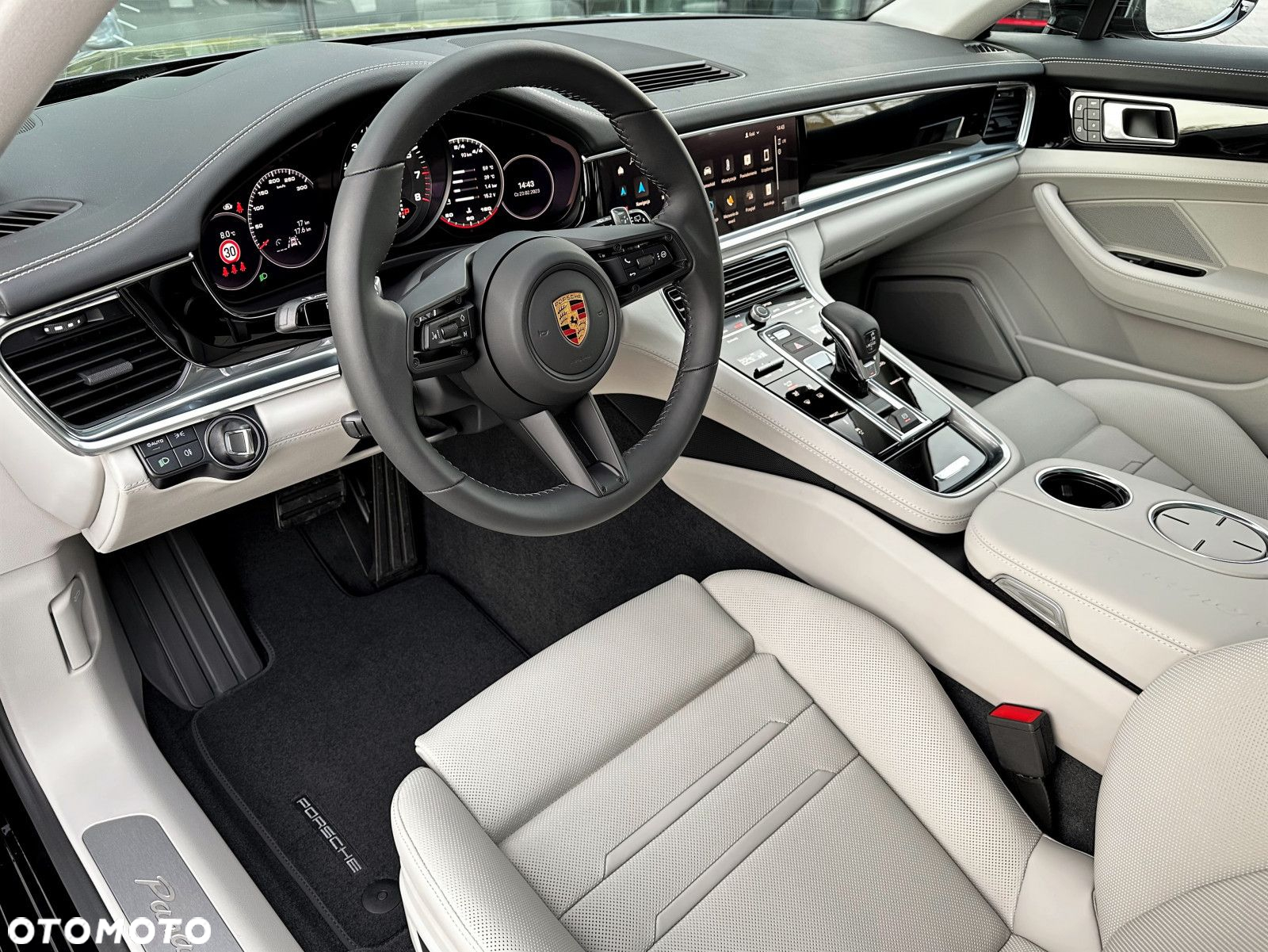 Porsche Panamera - 15