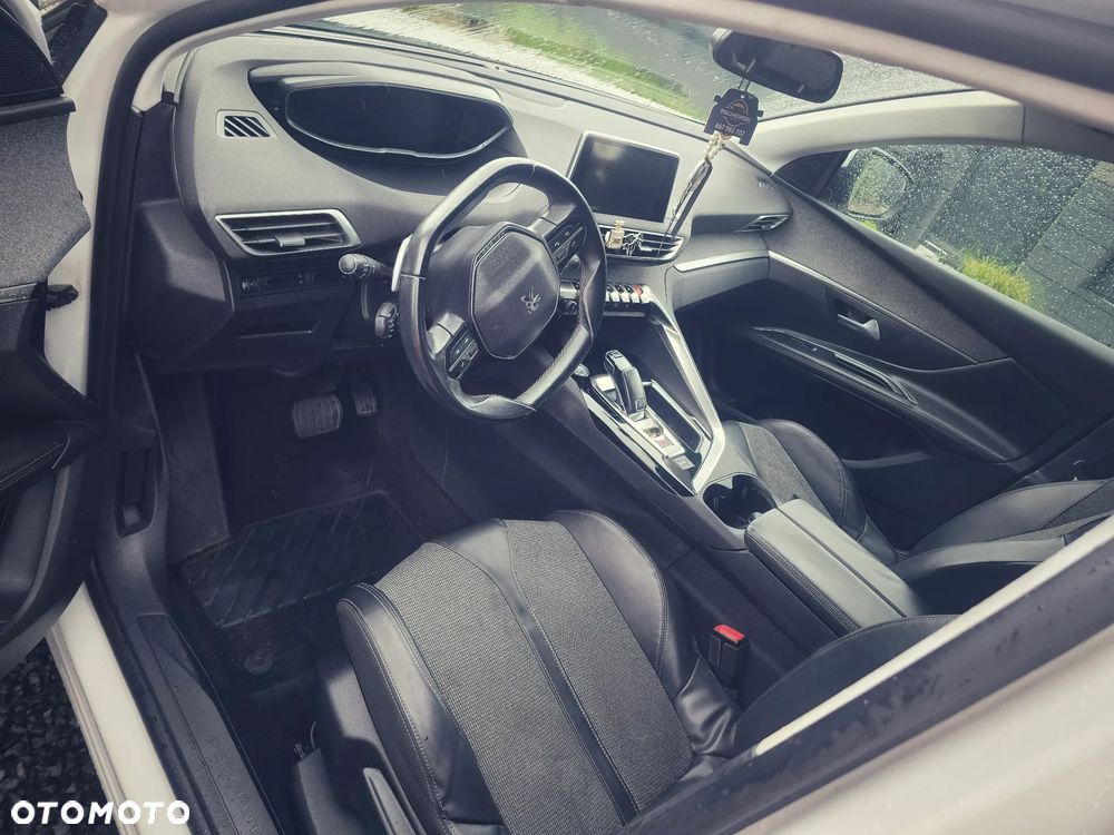 Peugeot 5008 1.2 PureTech Active S&S EAT6 - 9