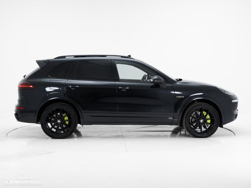 Porsche Cayenne S - 2