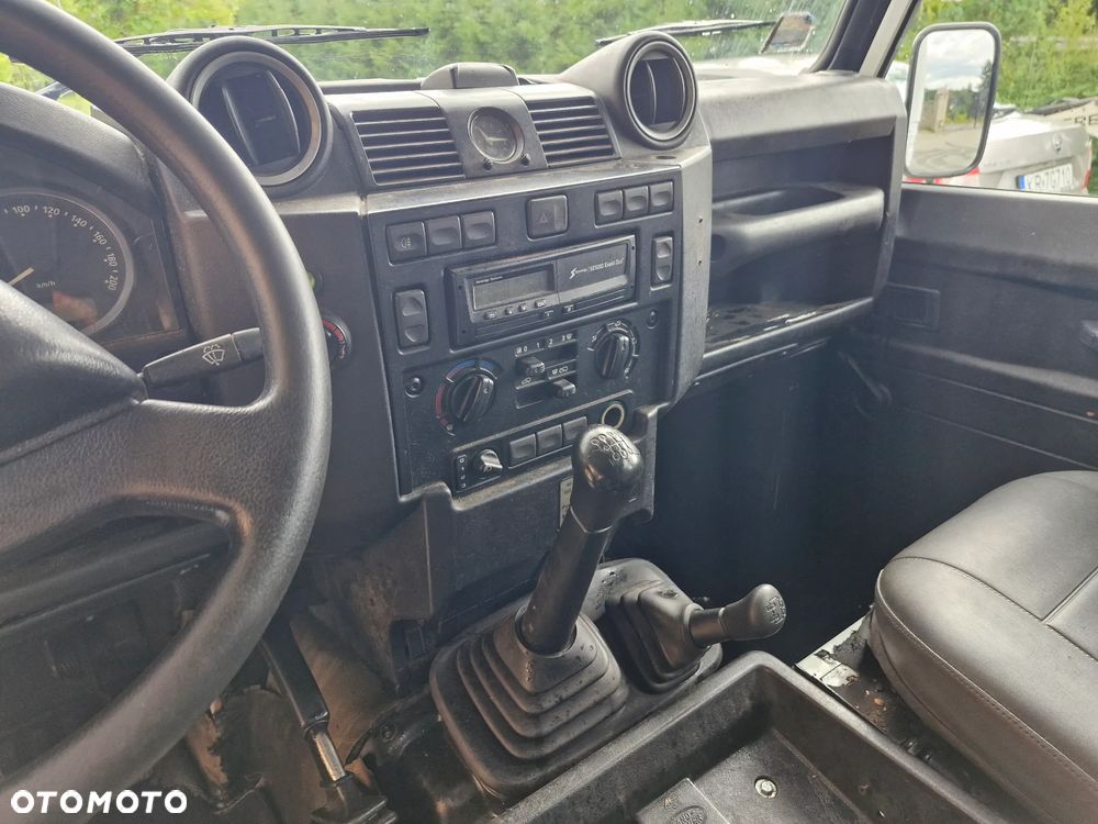 Land Rover Defender 2.2 TD4 E - 11